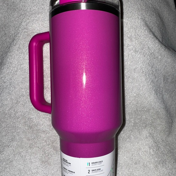 Stanley Magenta Tumbler with Handle 40oz - Picture 2 of 4